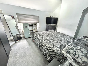 Bedroom- click for photo gallery